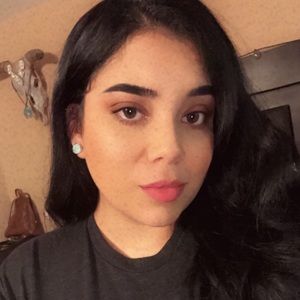 Meet your Posher, Violeta